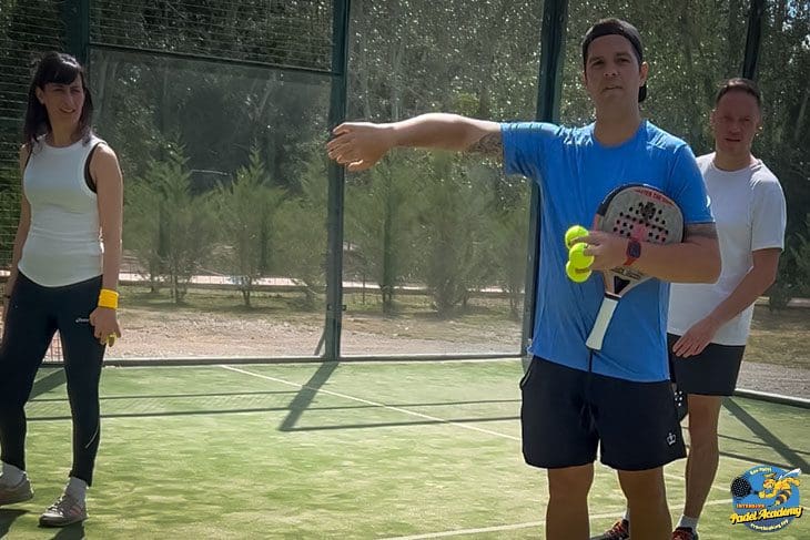 Sergi Rodriguez Fernandez High-end, Top Padel trainer, Coach, Barcelona, action in Oller del Mas, for Eventbooking.top and bee-padel.com from Catalunya, Spain, Black Crown, Apache, Mimón business retreats