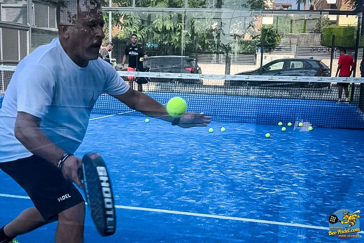 Watch the thrilling off-the-wall forehand action by an Italian Padel player in the Padel Clinic, wielding Shooter Padel and Nike gear.