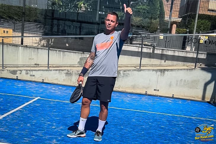 Thumbs up from a top Dutch Padel team member, expressing satisfaction after a challenging padel session at Sorli Sports Emocions, fueled by dedication and teamwork.