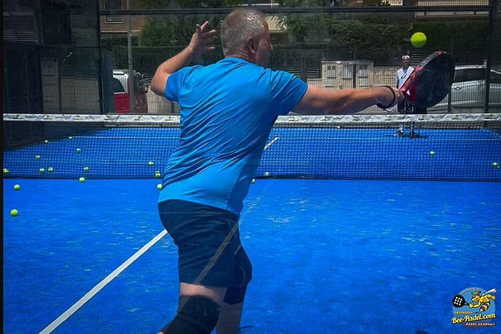 Intensive Padel Camp, training at Academy, training high of the wall by Danish intermediate padel player with Padel trainer Sergi Rodriguez Fernandez playing with Black Crown and Apache