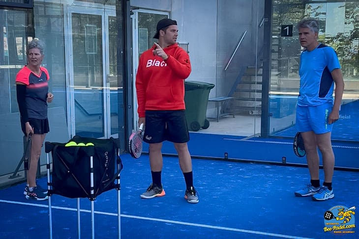 Intensive Padel Camp, training SorliSports, Spain, training Dutch intermediate padel players on where to place the ball, Padel trainer Sergi Rodriguez Fernandez playing with Black Crown and Asics