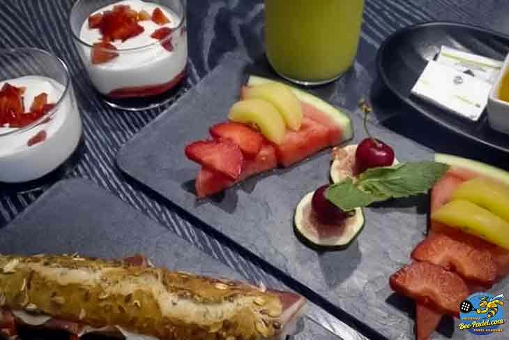 Close-up of healthy organic breakfast at B&B Villa Cal Music—ideal fuel for intensive padel training with EventBooking.top and Bee-Padel