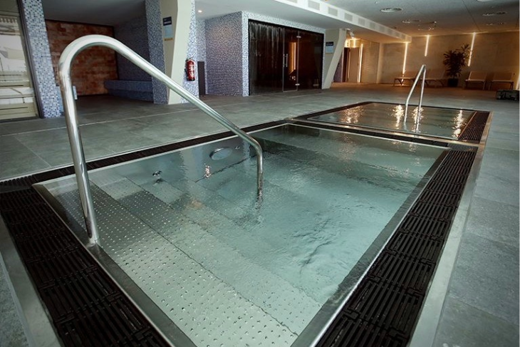 Eventbooking.top wellness area with sauna, warm and ice baths at CNAB Barceloneta for recovery